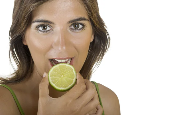 Comer um limão — Fotografia de Stock