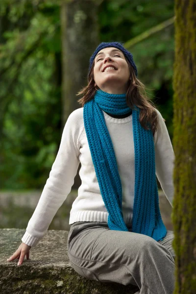 Happy young woman in nature — Stock Photo, Image