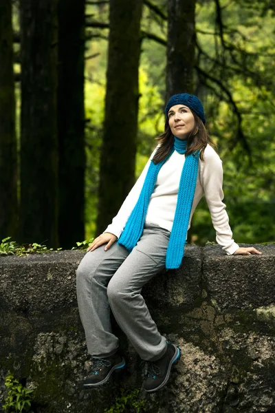 Woman in nature thinking — Stock Photo, Image