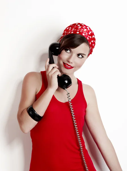Vintage bir telefon ile kız — Stok fotoğraf