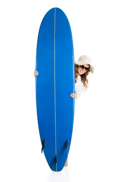 Mulher com prancha de surf — Fotografia de Stock