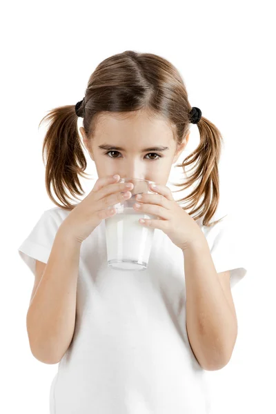 Dziewczynka picia mleka — Zdjęcie stockowe