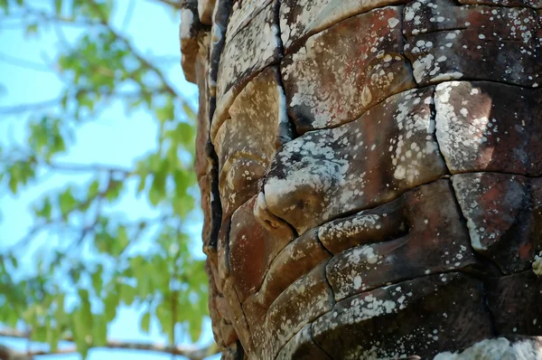 Древнее лицо в Ангкор том — стоковое фото