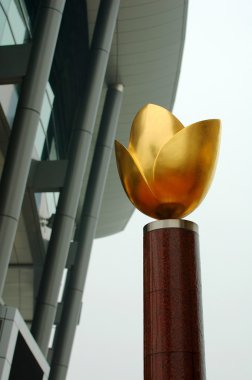 Altın kaplama lotus heykel