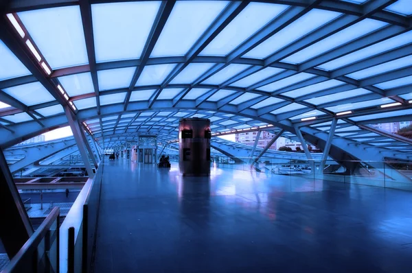Mimarisini modern tren istasyonu — Stok fotoğraf