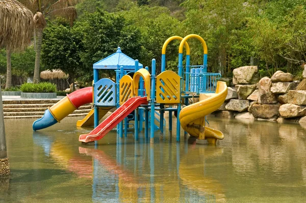 Bunter Wasserspielplatz — Stockfoto