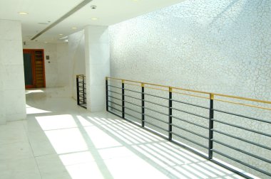 koridor modern ofis binası