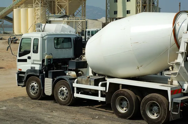 Ciężarówka betoniarka — Zdjęcie stockowe