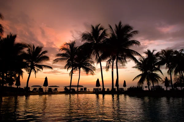 Abend im tropischen Hotel — Stockfoto