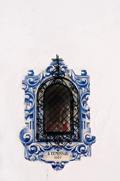 Janela decorada, Portugal — Fotografia de Stock