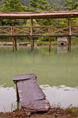 ahşap çardak ve yürüyüş Köprüsü