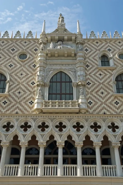 Fasaden på palace pazzia san marco — Stockfoto