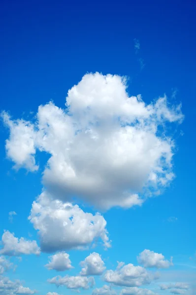多云的天空像棉花 — 图库照片