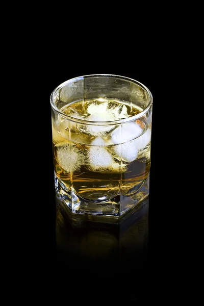 ウイスキー ガラスの — ストック写真