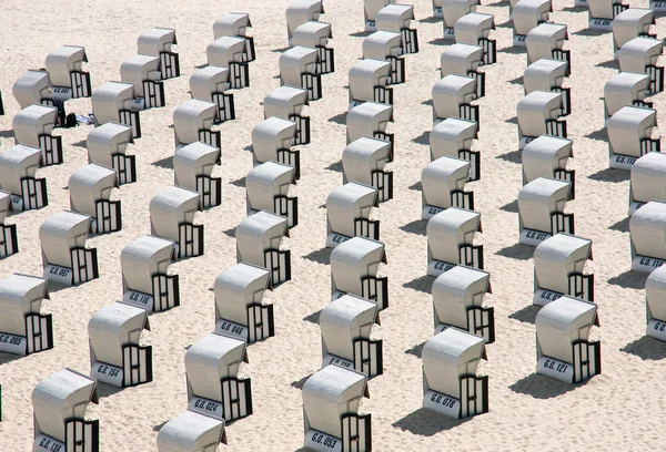 Strandstoelen op de Baltische Zee, Duitsland — Stockfoto