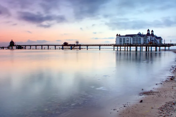 Pier with restaurant at the Baltic Sea, Germany — Stockfoto