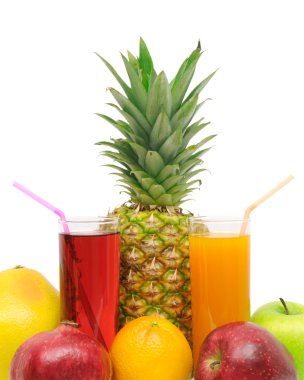 vidrio con jugos y frutas