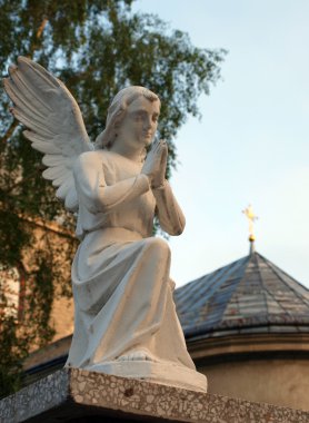 Angel kilise yakınında