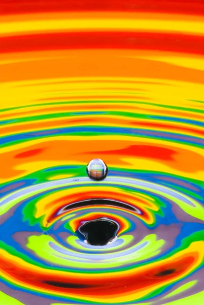 Cratera de água multicolorida — Fotografia de Stock