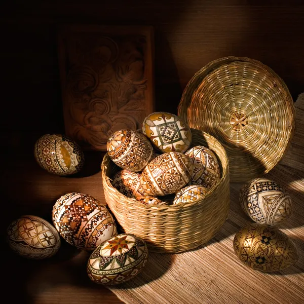 Ovos de páscoa decorados à mão romenos Imagens De Bancos De Imagens Sem Royalties