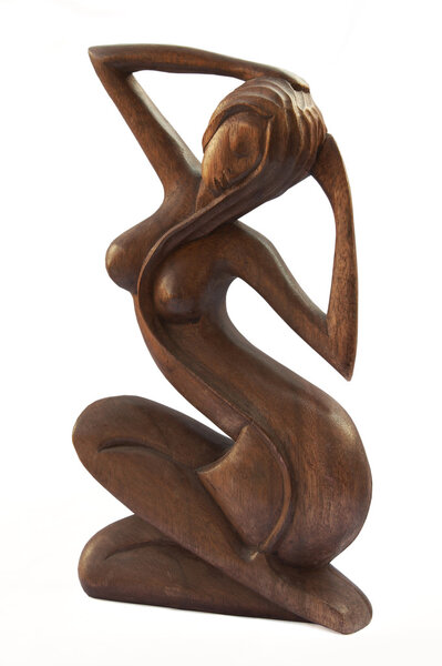 Деревянная статуэтка
