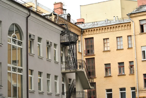 Дома в историческом центре Москвы — стоковое фото