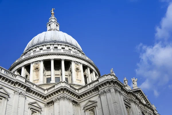 St pauls cathedral kopuła miasto Londyn Wielka Brytania — Zdjęcie stockowe