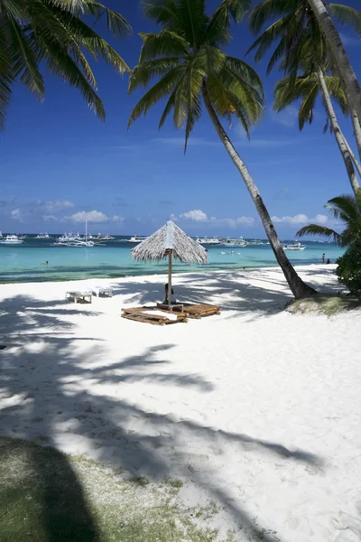 Boracay island, fehér homokos strand, a Fülöp-szigeteken — Stock Fotó