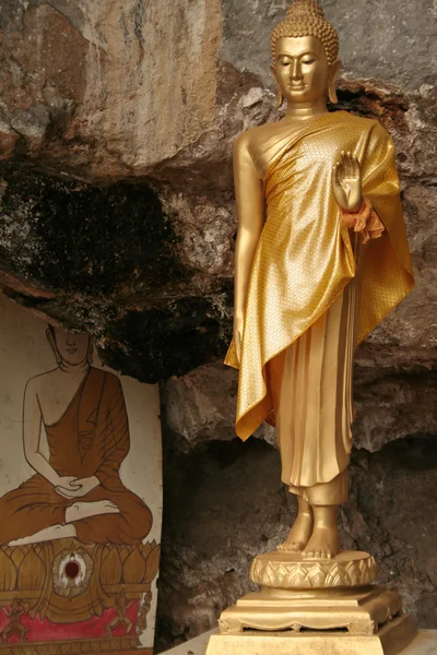 Cave buddha — Stock Photo, Image