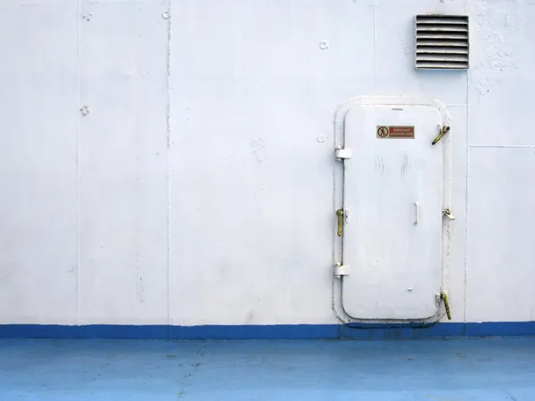 Kovové dveře pozadí Ferry — Stock fotografie