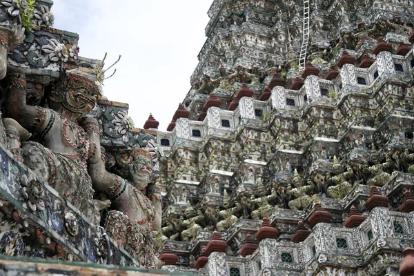 Wat arun temple of the dawn — Stock Photo, Image