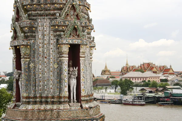 Wat arun and the grand palace — Stock Photo, Image