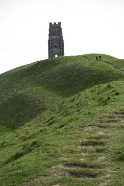 somerset Glastonbury tor kilise kalıntıları