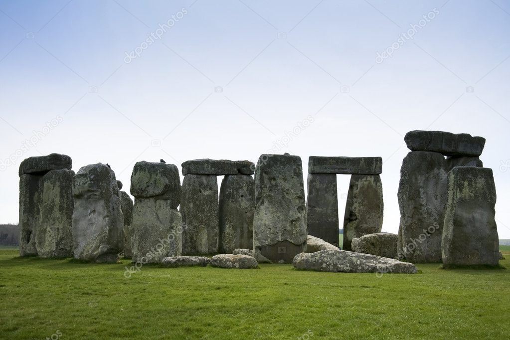 Stonehenge standing stones wiltshire