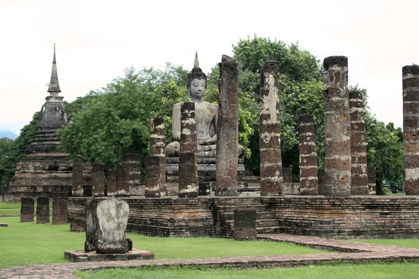 Sitzender Buddha sukothai thailand — Stockfoto