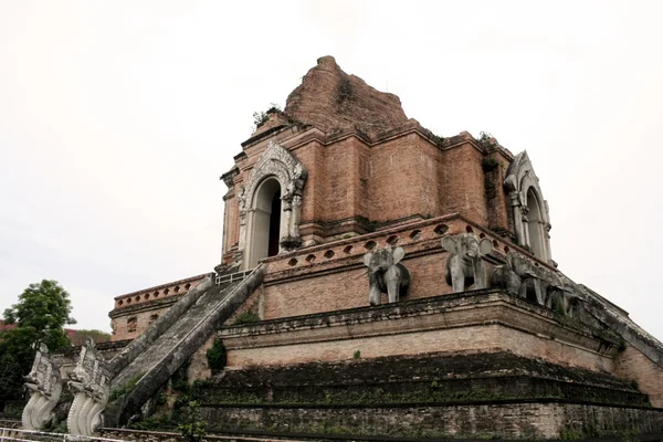 Templo de terremoto de Chiang mai Tailândia — Fotografia de Stock