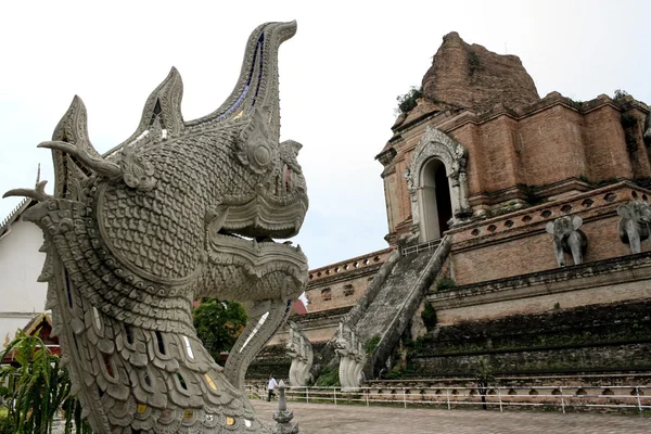 Chiang mai jordbävningen temple thailand — Stockfoto