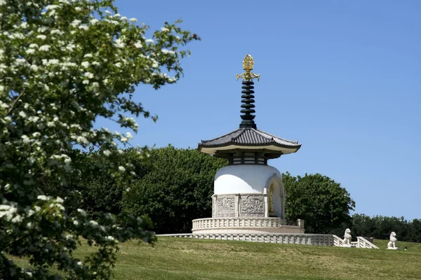 Peace pagoda milton keynes — Stock Photo, Image