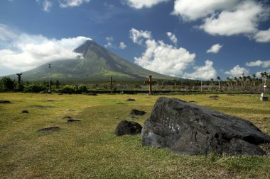 Mayon volcano kilise kalıntıları