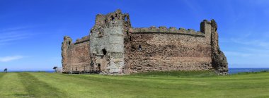 Tantallon castle scotland clipart