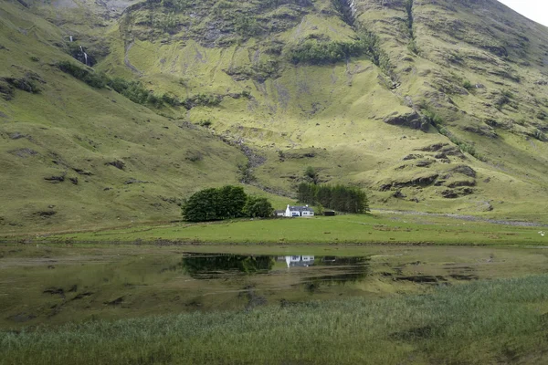 Highland glen coe Escócia a casa — Fotografia de Stock