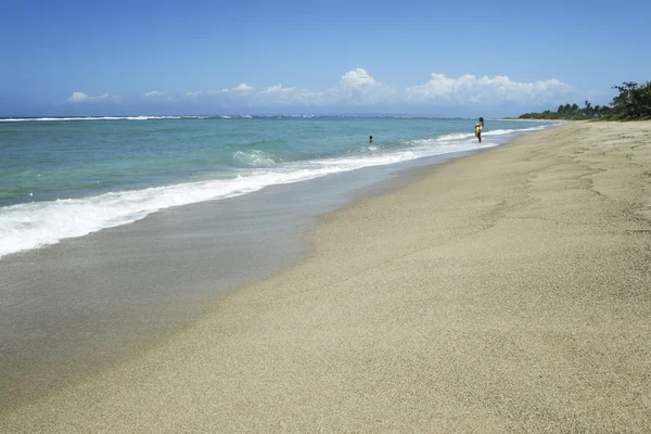 热带海滩菲律宾吕宋岛南部 — 图库照片