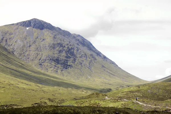 Turysta glen coe wyżyn Szkocji — Zdjęcie stockowe