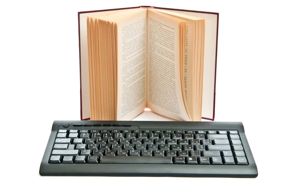 Klavye ve kitap — Stok fotoğraf
