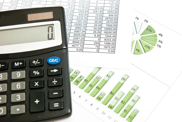 Kalkulator i wykres — Zdjęcie stockowe