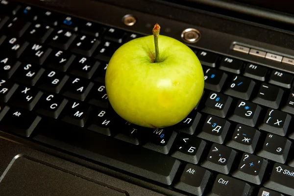 Clavier et pomme — Photo