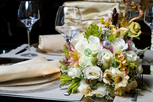 Decorated table in the restaurant — Stock Photo, Image