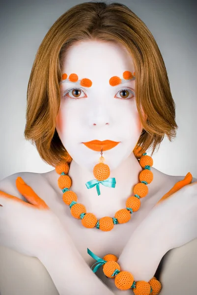 オレンジ色の女の子 — ストック写真