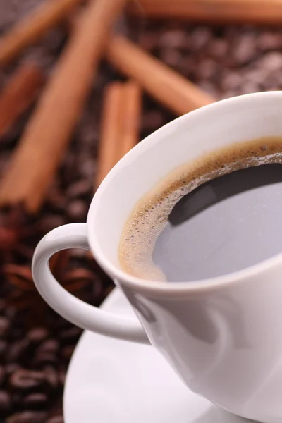 Tasse leckeren Kaffee — Stockfoto