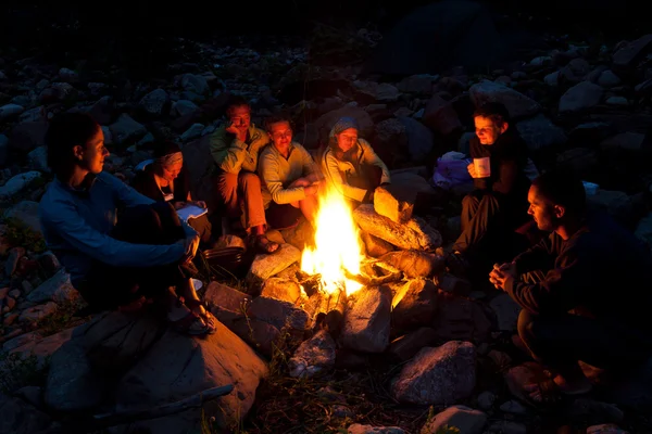 Near campfire in forest — Stock Photo, Image